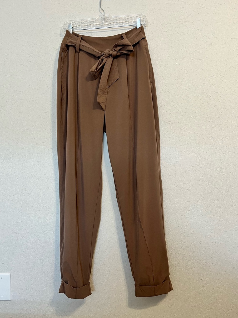 Athleta Cardiff Travel Pants 12 Tall Brown Paperbag Tie Waist Jogger Zip Pockets